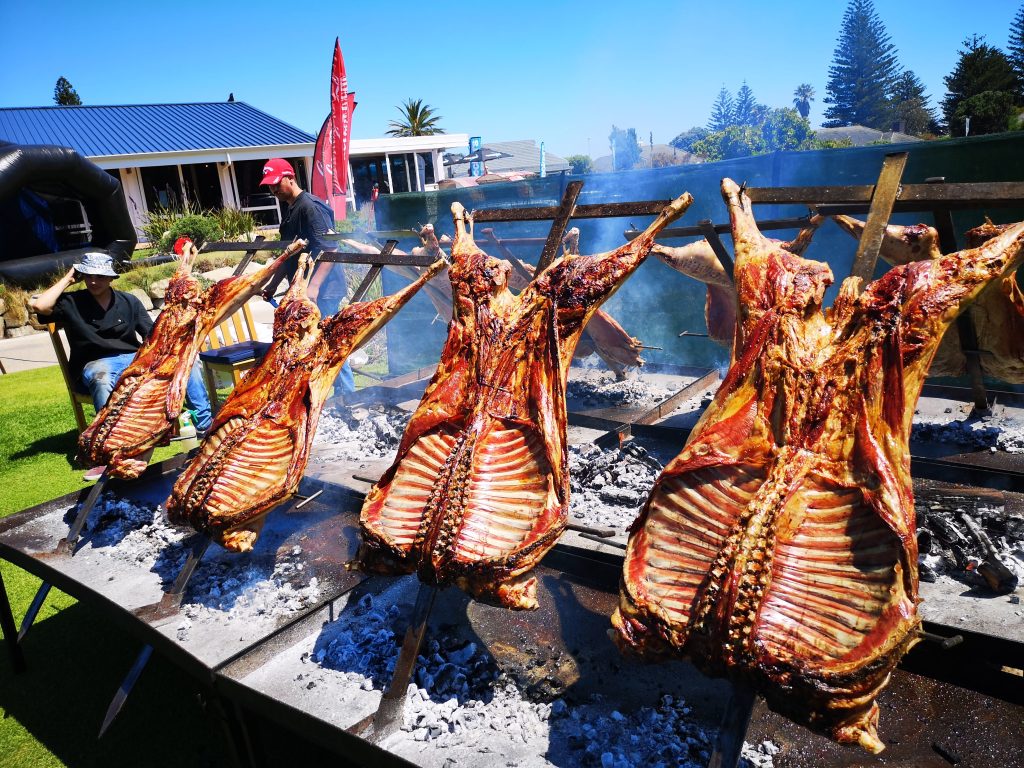 Traditional whole lamb spitbraai catering for a large event in Gqeberha (Port Elizabeth) by Pedros Asado.